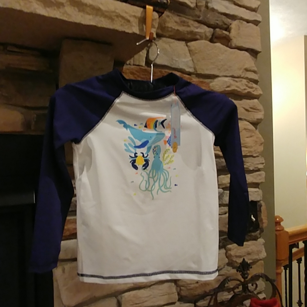 Boys size 2T RASHGUARD UPF 50+